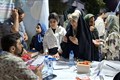 9-غرفه نبرد ایده‌ها 

به میزبانی کمیته تحقیقات و فناوری دانشجویی  
 در برنامه ی بزرگ شب‌علم، علوم پزشکی کرمان

نبرد ایده‌ها؛ نبض نوآوری در رویداد
یکی از شاخص‌ترین بخش‌های این رویداد، غرفه چالش‌برانگیز «نبرد ایده‌ها» بود.
 این بخش که به همت کمیته تحقیقات و فناوری دانشجویی طراحی شده بود، موفق به جذب و ثبت بیش از ۱۰۰ ایده خلاقانه از سوی بازدیدکنندگان شد.
 در پایان این رقابت فشرده، از ۵ ایده برتر که بیشترین امتیاز علمی و کاربردی را کسب کردند، تقدیر به عمل آمد.

۲۰خرداد ۱۴۰۵